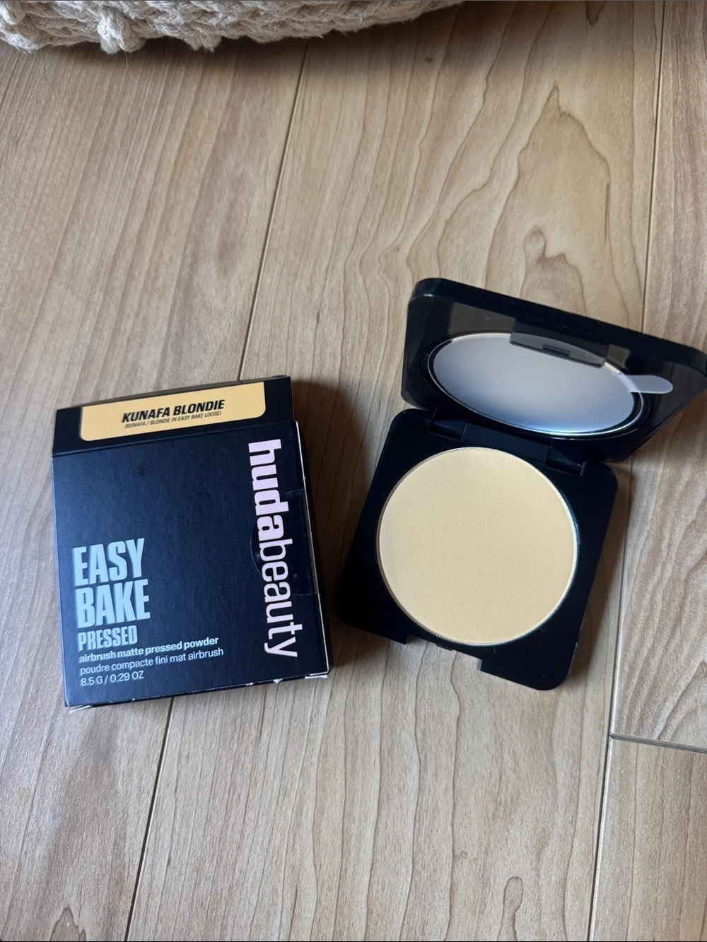 HUDA BEAUTY Easy Bake Pressed Powder - Kunafa Blondie
